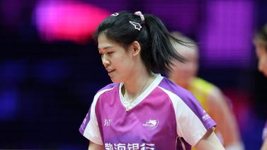 她用令人惊 她用令人惊